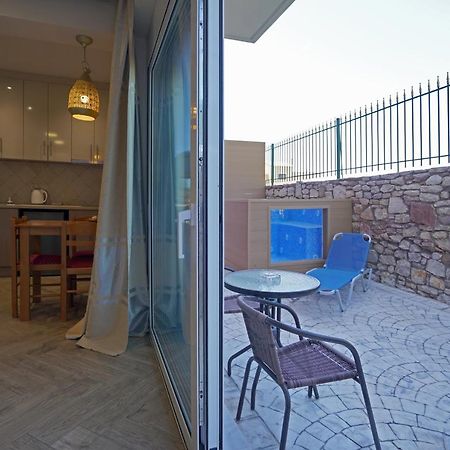 Semiramis Suites With Pool Kalamata Exterior foto