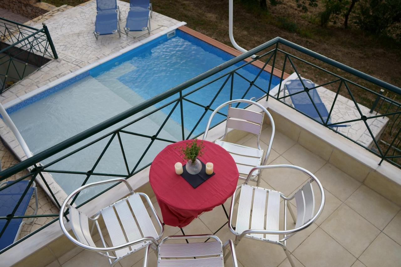 Semiramis Suites With Pool Kalamata Exterior foto