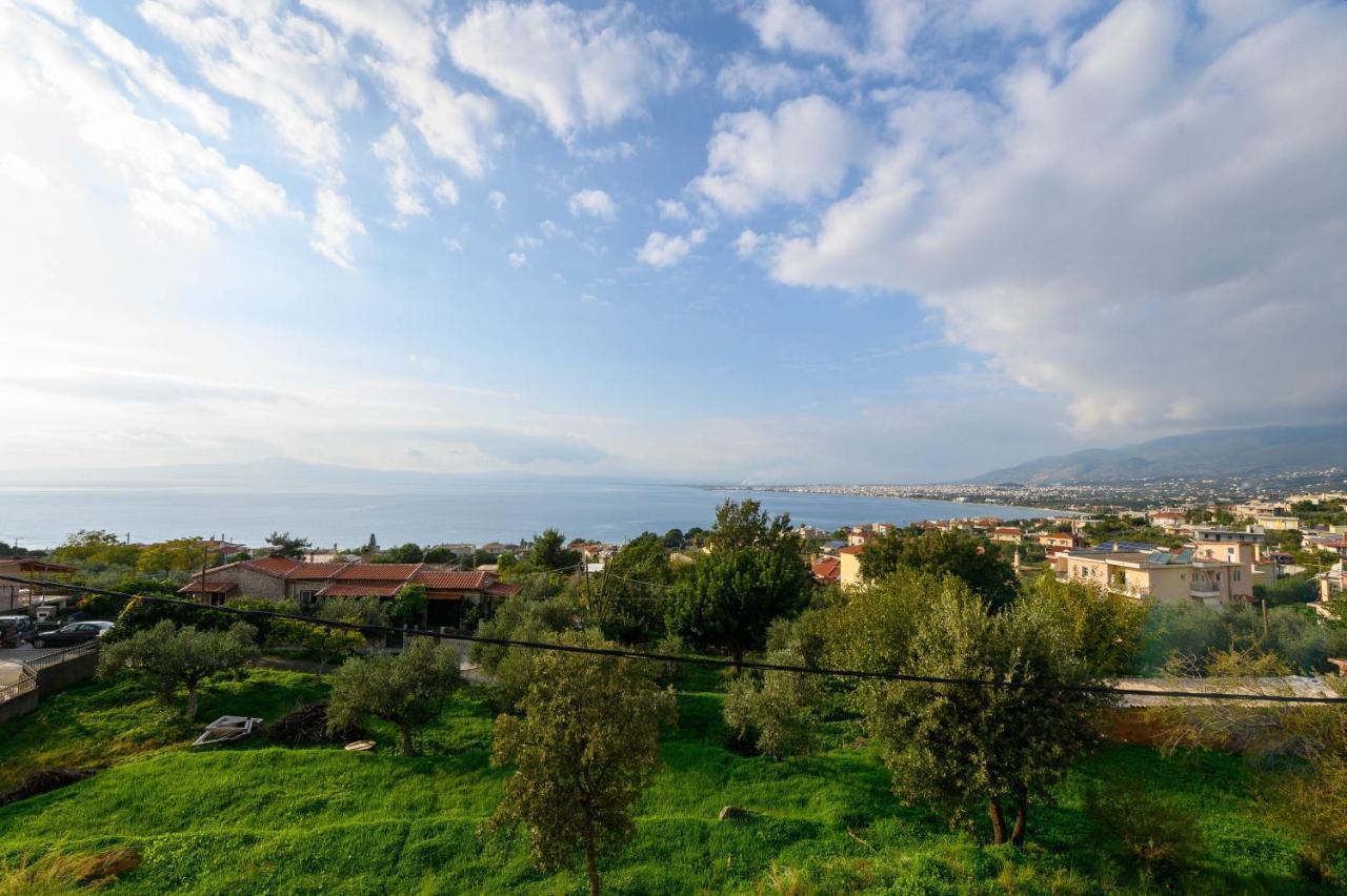 Semiramis Suites With Pool Kalamata Exterior foto