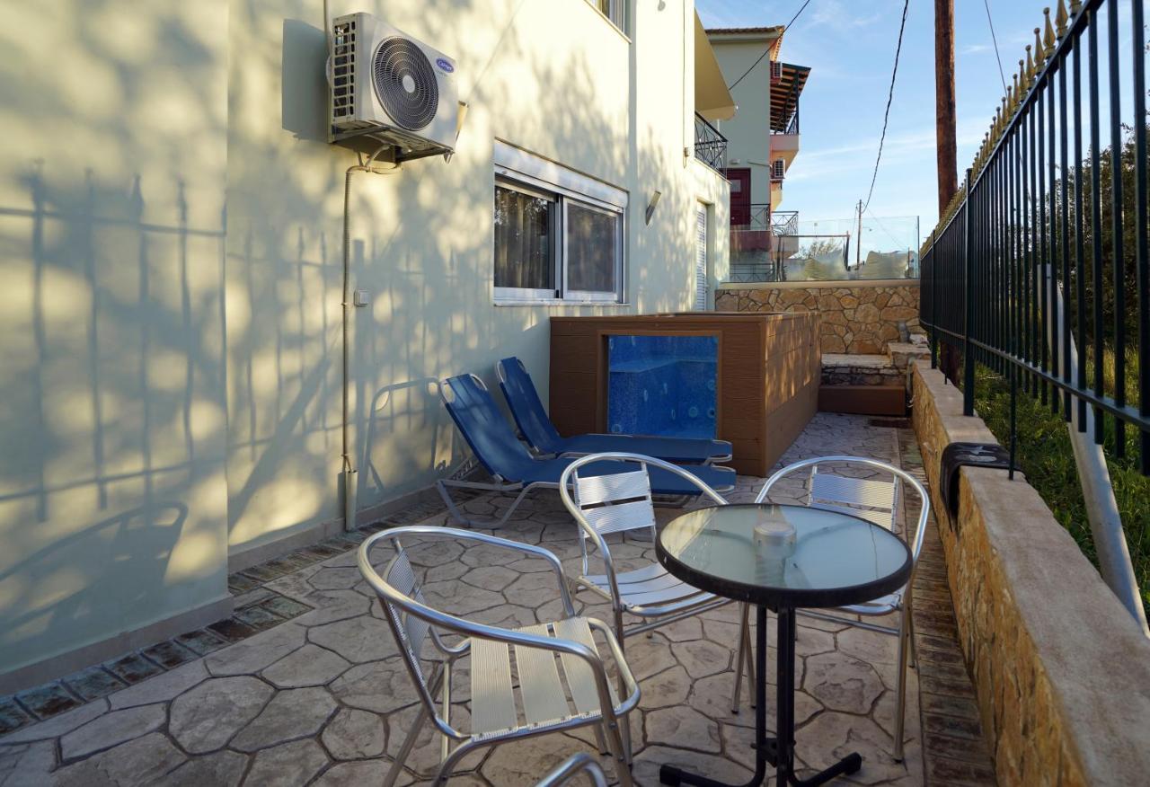 Semiramis Suites With Pool Kalamata Exterior foto