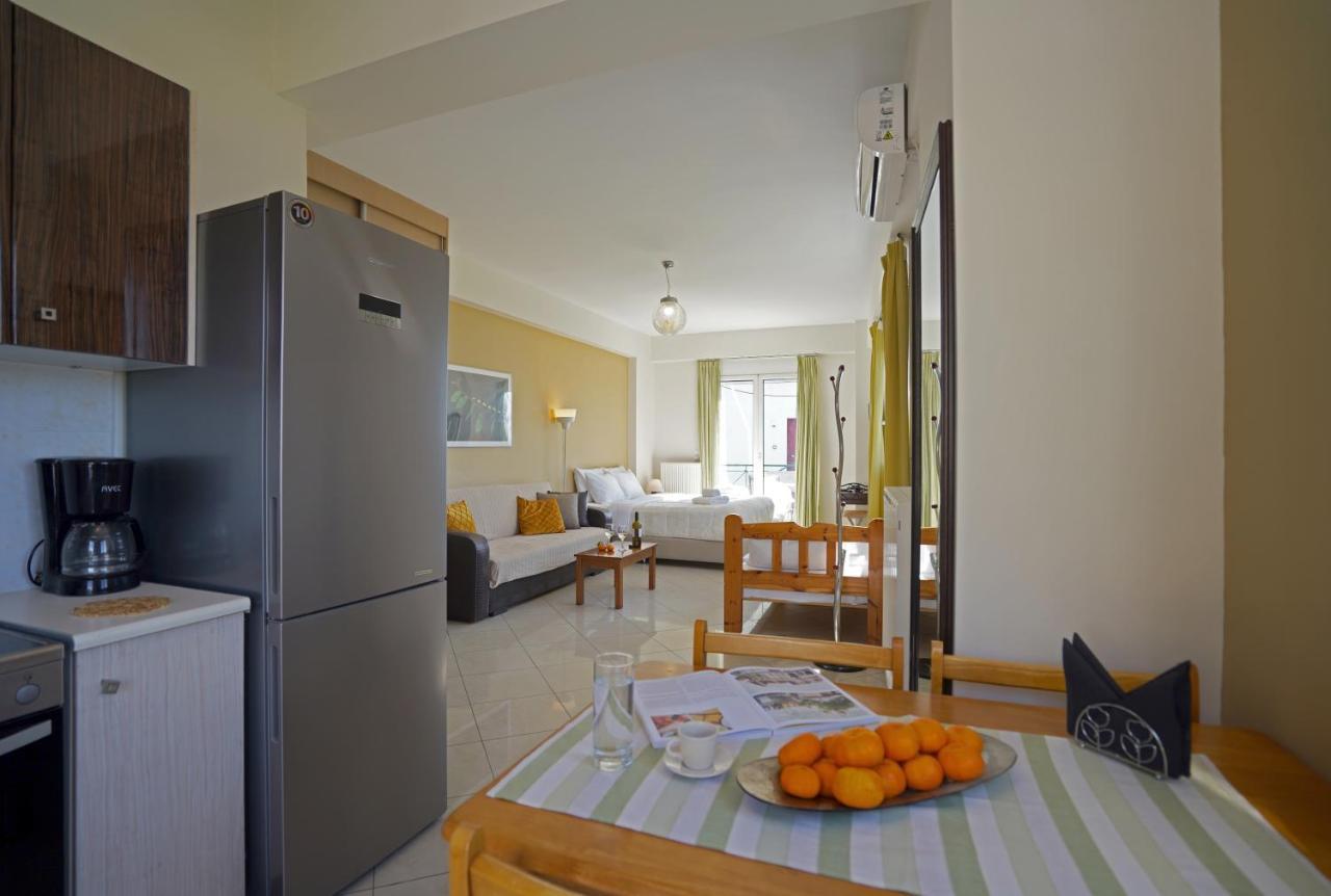 Semiramis Suites With Pool Kalamata Exterior foto
