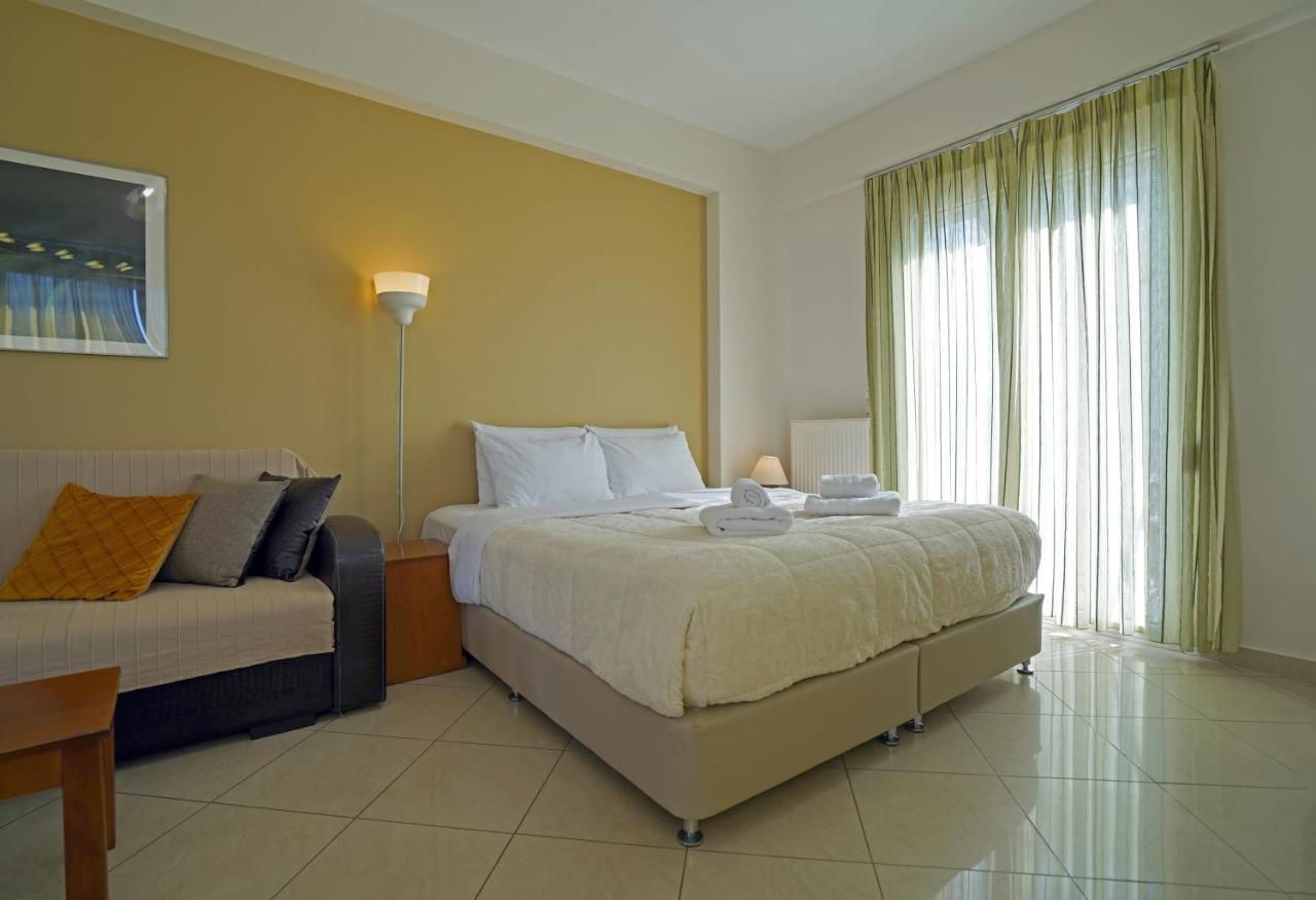 Semiramis Suites With Pool Kalamata Exterior foto