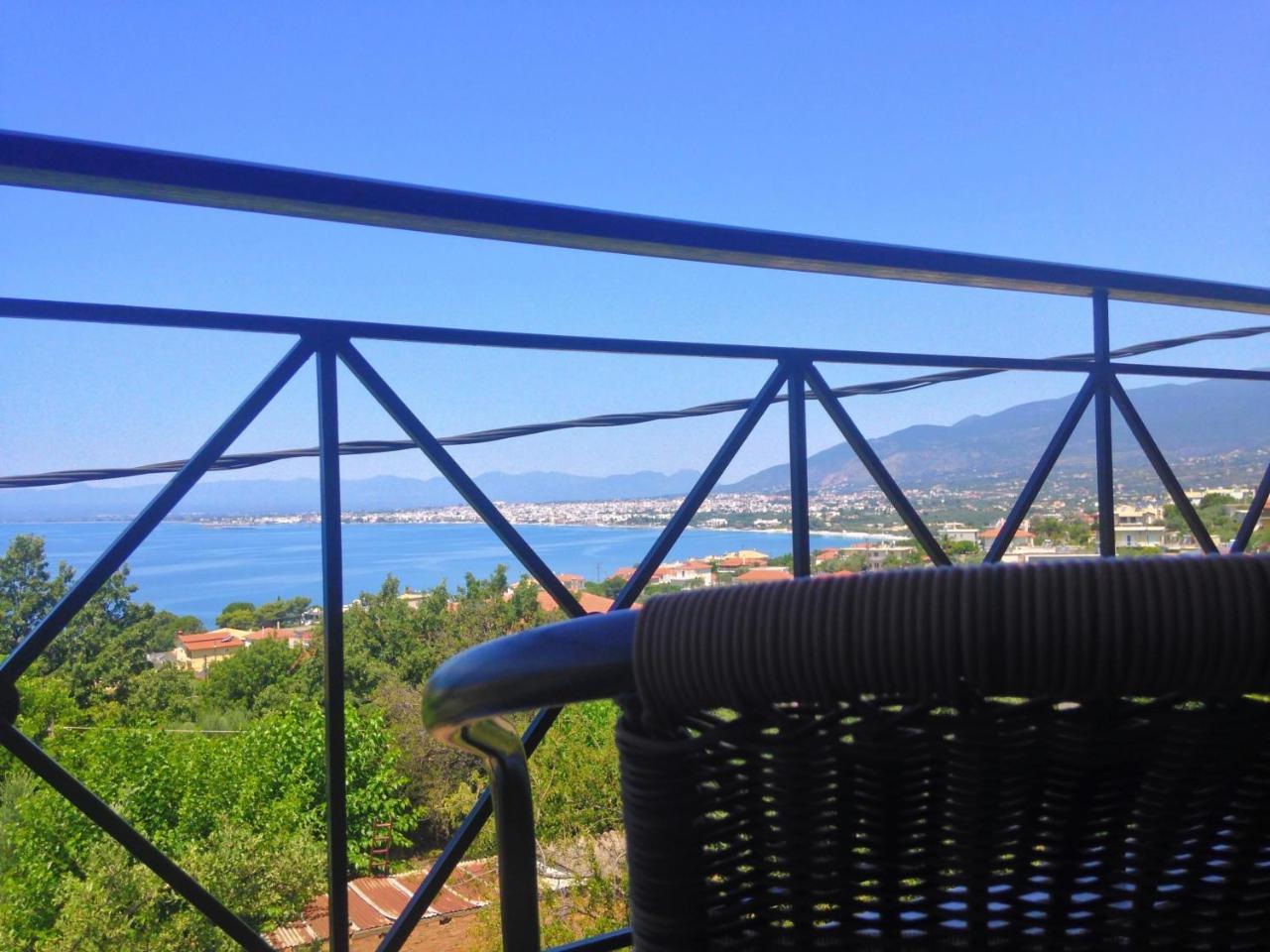 Semiramis Suites With Pool Kalamata Exterior foto