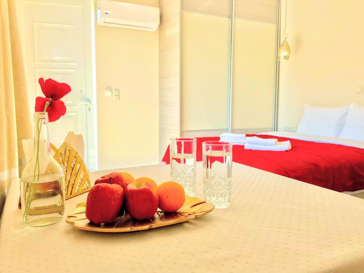 Semiramis Suites With Pool Kalamata Exterior foto
